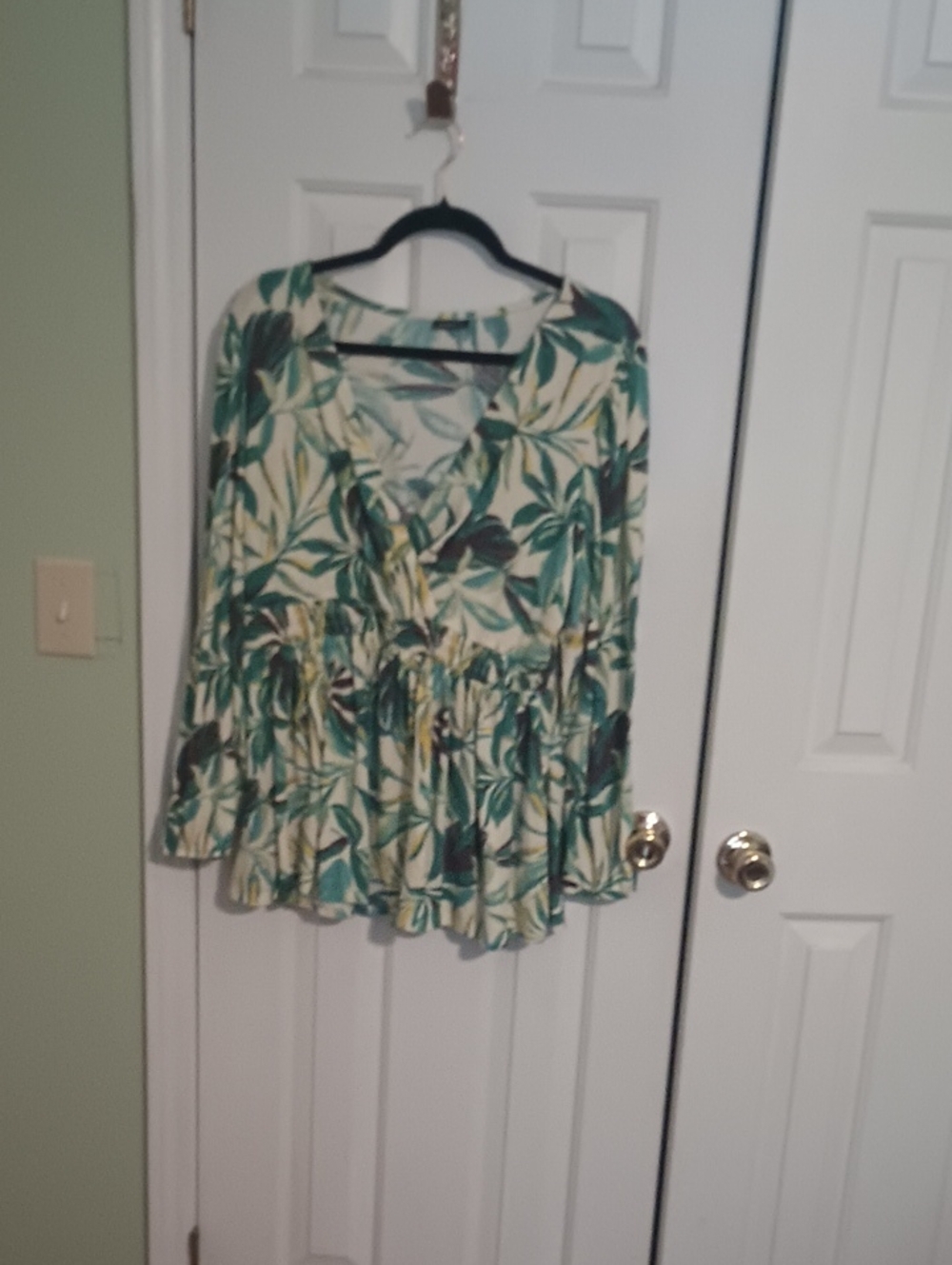 torrid Green and Cream Botanical V-Neck Tiered Blouse